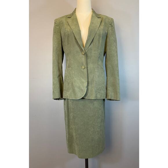 Vtg 80s Sage Green Ultra Suede 2 Pc Skirt Suit Blazer Adolph Schuman Lilli Ann - Picture 2 of 10